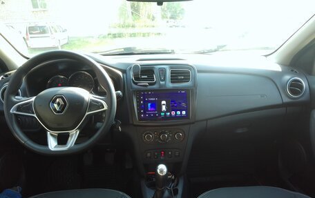 Renault Logan II, 2018 год, 410 000 рублей, 7 фотография