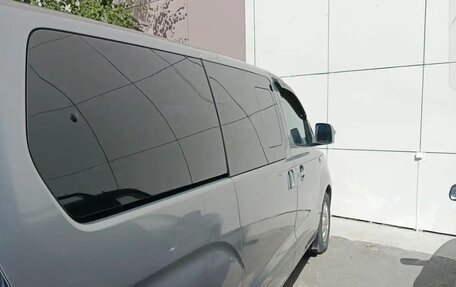 Hyundai Grand Starex Grand Starex I рестайлинг 2, 2011 год, 1 600 000 рублей, 17 фотография