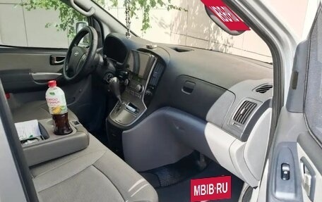 Hyundai Grand Starex Grand Starex I рестайлинг 2, 2011 год, 1 600 000 рублей, 14 фотография