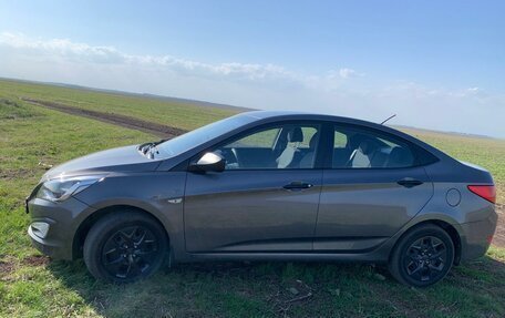 Hyundai Solaris II рестайлинг, 2015 год, 950 000 рублей, 9 фотография