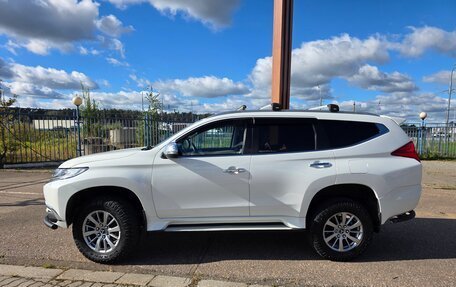 Mitsubishi Pajero Sport III рестайлинг, 2017 год, 2 850 000 рублей, 2 фотография