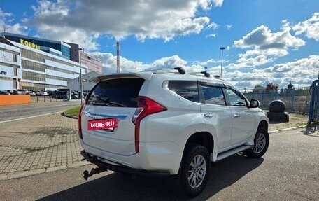 Mitsubishi Pajero Sport III рестайлинг, 2017 год, 2 850 000 рублей, 4 фотография