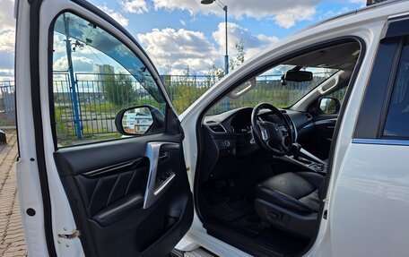 Mitsubishi Pajero Sport III рестайлинг, 2017 год, 2 850 000 рублей, 9 фотография