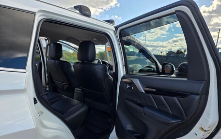 Mitsubishi Pajero Sport III рестайлинг, 2017 год, 2 850 000 рублей, 13 фотография
