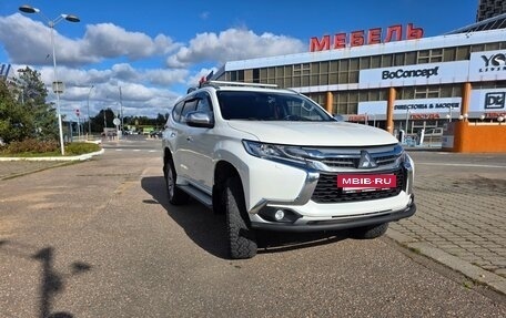 Mitsubishi Pajero Sport III рестайлинг, 2017 год, 2 850 000 рублей, 6 фотография