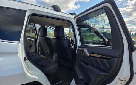 Mitsubishi Pajero Sport III рестайлинг, 2017 год, 2 850 000 рублей, 15 фотография