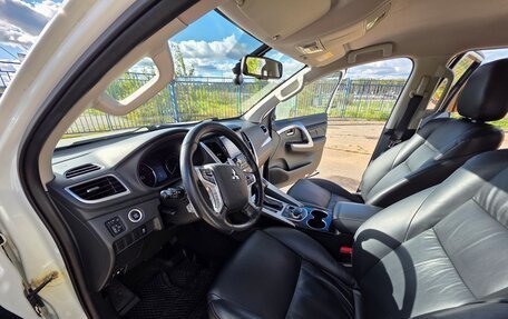 Mitsubishi Pajero Sport III рестайлинг, 2017 год, 2 850 000 рублей, 19 фотография
