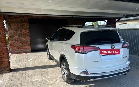 Toyota RAV4, 2017 год, 1 920 000 рублей, 2 фотография