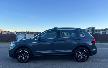 Volkswagen Tiguan II, 2021 год, 4 050 000 рублей, 3 фотография