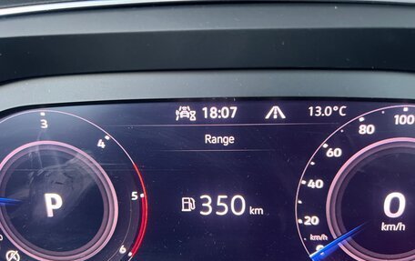 Volkswagen Tiguan II, 2021 год, 4 050 000 рублей, 13 фотография