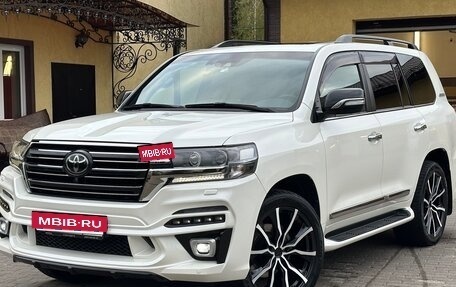 Toyota Land Cruiser 200, 2018 год, 6 990 000 рублей, 2 фотография