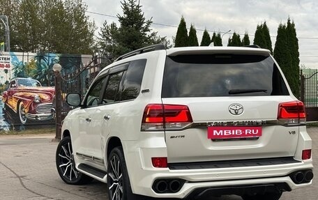 Toyota Land Cruiser 200, 2018 год, 6 990 000 рублей, 5 фотография