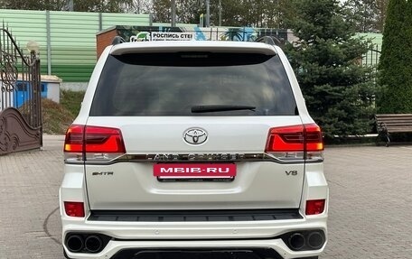 Toyota Land Cruiser 200, 2018 год, 6 990 000 рублей, 9 фотография