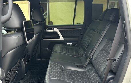Toyota Land Cruiser 200, 2018 год, 6 990 000 рублей, 23 фотография