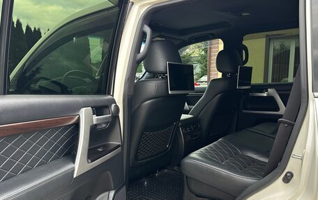 Toyota Land Cruiser 200, 2018 год, 6 990 000 рублей, 22 фотография
