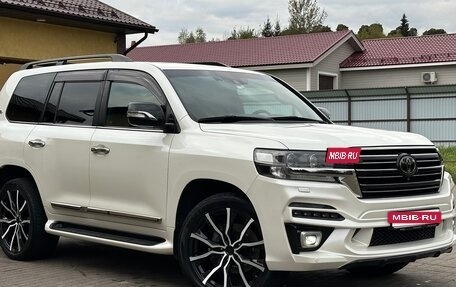 Toyota Land Cruiser 200, 2018 год, 6 990 000 рублей, 14 фотография