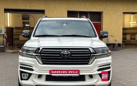 Toyota Land Cruiser 200, 2018 год, 6 990 000 рублей, 15 фотография