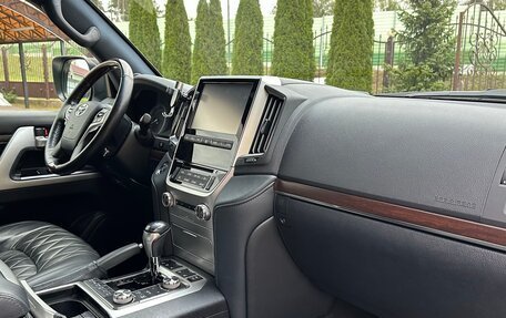 Toyota Land Cruiser 200, 2018 год, 6 990 000 рублей, 29 фотография