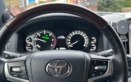 Toyota Land Cruiser 200, 2018 год, 6 990 000 рублей, 31 фотография