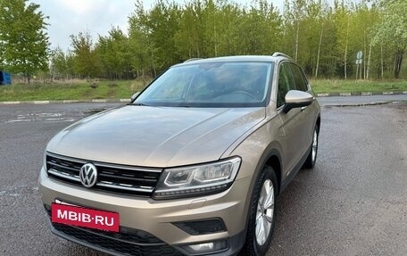 Volkswagen Tiguan II, 2018 год, 2 250 000 рублей, 2 фотография