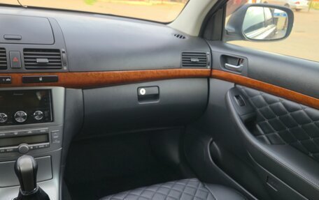 Toyota Avensis III рестайлинг, 2007 год, 1 090 000 рублей, 24 фотография