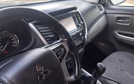 Mitsubishi L200 IV рестайлинг, 2018 год, 1 800 000 рублей, 4 фотография