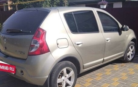 Renault Sandero I, 2010 год, 460 000 рублей, 2 фотография