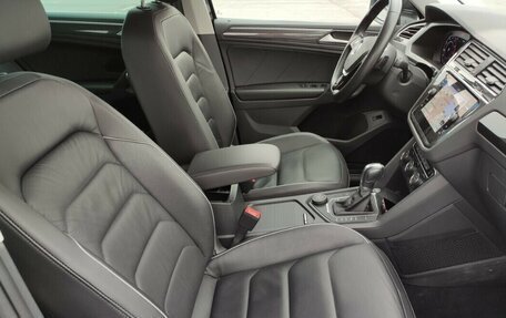 Volkswagen Tiguan II, 2018 год, 2 800 000 рублей, 7 фотография