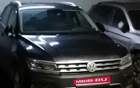 Volkswagen Tiguan II, 2018 год, 2 800 000 рублей, 4 фотография