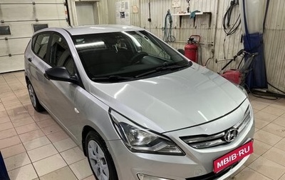 Hyundai Solaris II рестайлинг, 2015 год, 900 000 рублей, 1 фотография