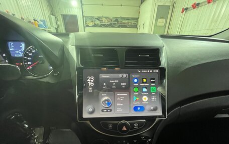 Hyundai Solaris II рестайлинг, 2015 год, 900 000 рублей, 11 фотография