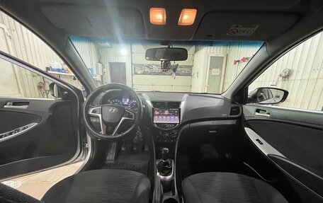 Hyundai Solaris II рестайлинг, 2015 год, 900 000 рублей, 9 фотография