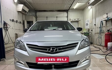 Hyundai Solaris II рестайлинг, 2015 год, 900 000 рублей, 12 фотография