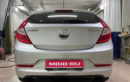 Hyundai Solaris II рестайлинг, 2015 год, 900 000 рублей, 14 фотография