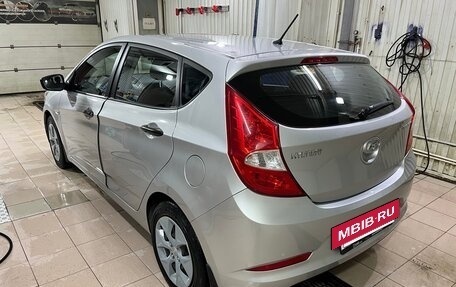 Hyundai Solaris II рестайлинг, 2015 год, 900 000 рублей, 8 фотография