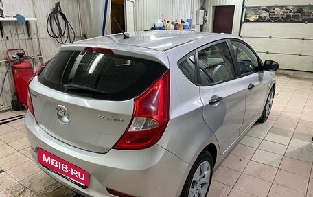 Hyundai Solaris II рестайлинг, 2015 год, 900 000 рублей, 19 фотография