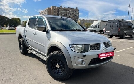 Mitsubishi L200 IV рестайлинг, 2012 год, 1 200 000 рублей, 2 фотография