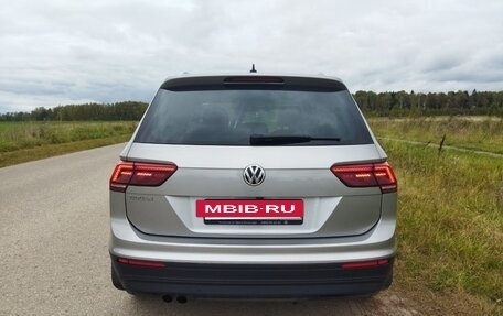 Volkswagen Tiguan II, 2018 год, 1 850 000 рублей, 4 фотография