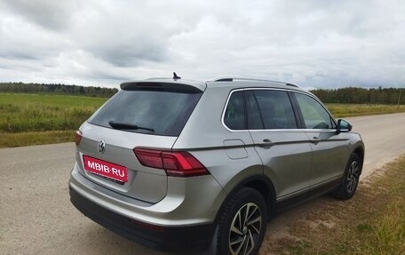 Volkswagen Tiguan II, 2018 год, 1 850 000 рублей, 3 фотография