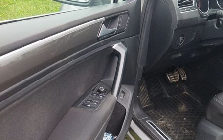 Volkswagen Tiguan II, 2018 год, 1 850 000 рублей, 15 фотография