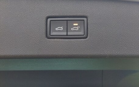 Volkswagen Tiguan II, 2018 год, 1 850 000 рублей, 14 фотография