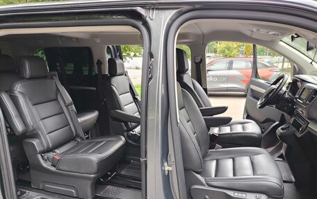Peugeot Traveller I, 2021 год, 3 490 000 рублей, 13 фотография
