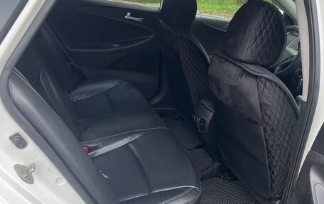 Hyundai Sonata VI, 2011 год, 780 000 рублей, 6 фотография