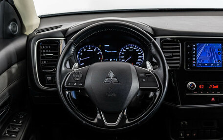 Mitsubishi Outlander III рестайлинг 3, 2020 год, 2 199 000 рублей, 11 фотография