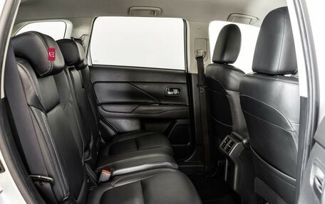 Mitsubishi Outlander III рестайлинг 3, 2020 год, 2 199 000 рублей, 19 фотография