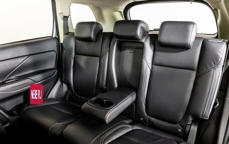 Mitsubishi Outlander III рестайлинг 3, 2020 год, 2 199 000 рублей, 20 фотография