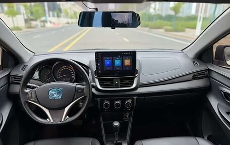 Toyota Yaris XP150 рестайлинг, 2022 год, 1 340 000 рублей, 8 фотография