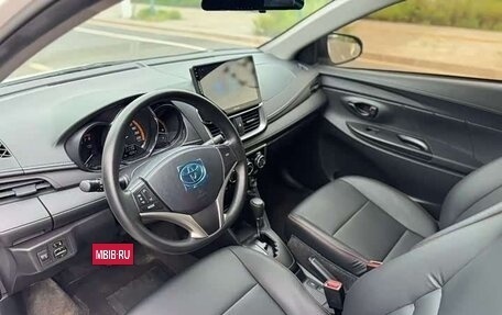 Toyota Yaris XP150 рестайлинг, 2022 год, 1 340 000 рублей, 7 фотография