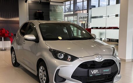 Toyota Yaris, 2020 год, 1 345 000 рублей, 3 фотография
