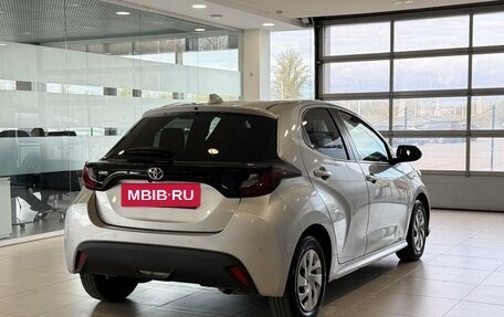 Toyota Yaris, 2020 год, 1 345 000 рублей, 6 фотография
